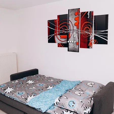 , France 700m De Zenith, Διαμέρισμα